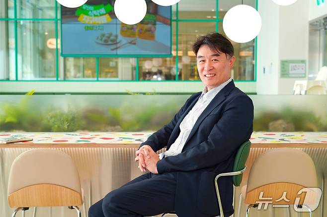 설신 풀무원푸드앤컬처 상무가 플랜튜드 3호점(고덕점)에서 포즈를 취하고 있다. 2025.09.26/(사측 제공)