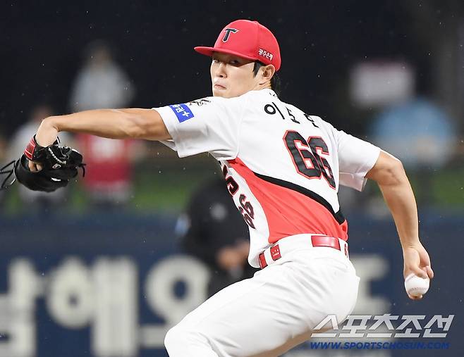 2일 광주 기아챔피언스필드에서 열린 SSG-KIA전. KIA 선발투수로 등판한 이도현이 투구하고 있다. 광주=정재근 기자 cjg@sportschosun.com/2025.10.2/