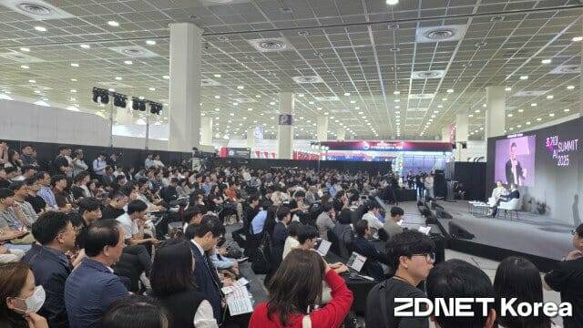 오픈AI가 참석한 'AI페스타 2025' 초거대 AI 서밋 전경 (사진=지디넷코리아)