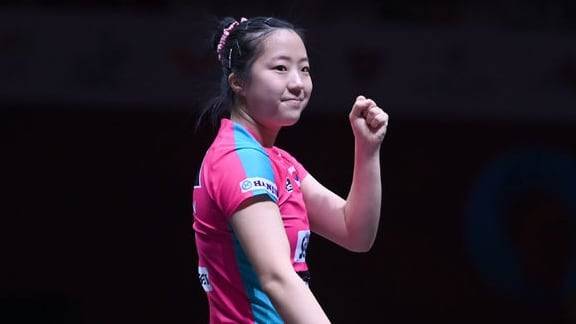 2일 중국 베이징에서 열린 WTT 베이징 스매시 여자 단식 16강에서 중국 콰이만에 승리한 신유빈/뉴시스