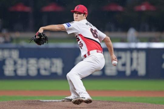 호투하는 KIA의 선발 투수 이도현