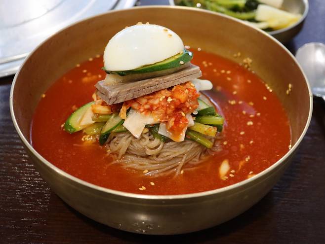 강서면옥은 서울의 대표적인 냉면 전문점으로 메밀면을 사용한 김치말이 냉면을 판매한다. /사진=다이어리알