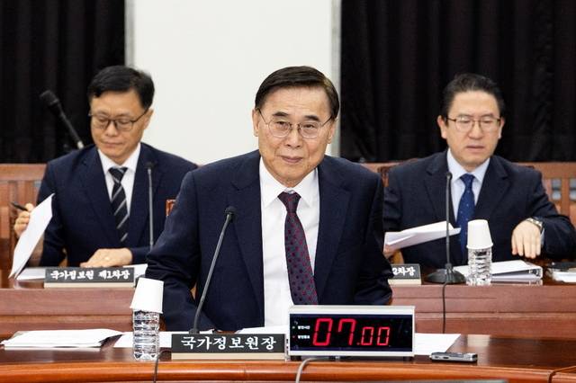 이종석 국가정보원장이 지난달 11일 서울 여의도 국회에서 열린 정보위원회 전체회의에 참석하고 있다. 연합뉴스