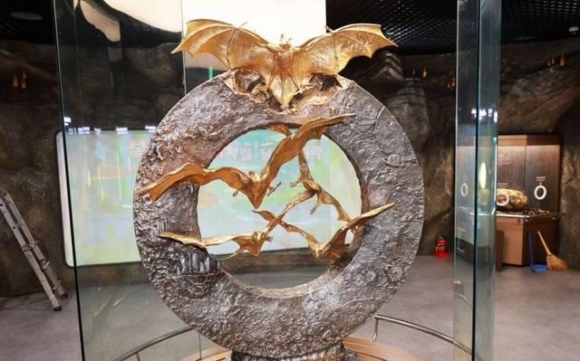 함평엑스포공원에 전시됐던 황금박쥐상. 전남 함평군 제공