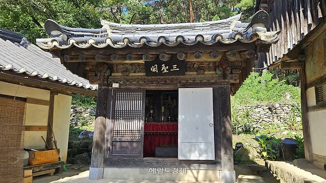 봉정사 영산암 삼성각