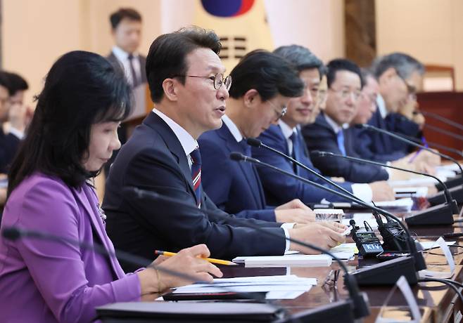 국가기간 전력망 확충위서 발언하는 김민석 총리. 연합뉴스