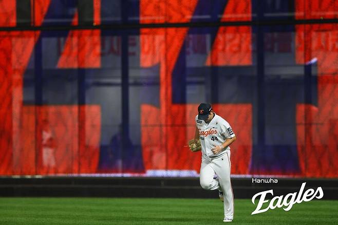 ▲ 이날 실패를 빨리 잊어야 포스트시즌에서의 만회를 노릴 수 있는 김서현 ⓒ한화 이글스