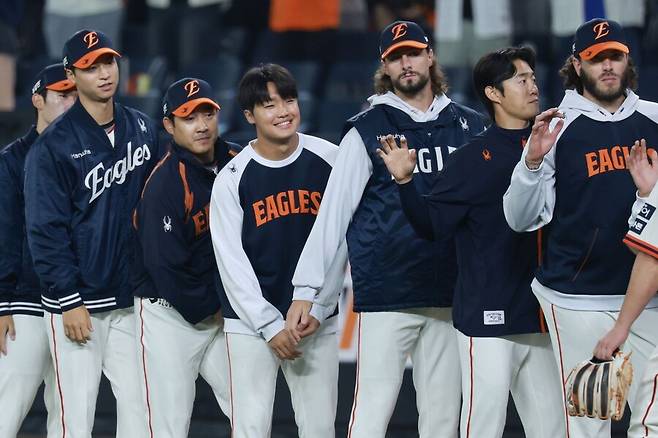 ▲ 1일 인천 SSG전에서 패하며 2위가 확정됐지만, 한화는 단일 시즌 구단 최다승을 기록하며 새 역사를 만들었다 ⓒ연합뉴스