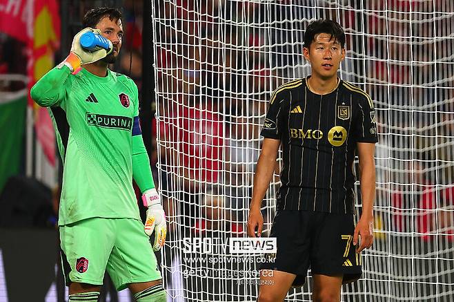 ▲ LAFC는 지루의 무게감을 포기하고 손흥민의 속도와 유연함을 택했다. 결과는 분명하다. 초반 8경기 8골 3도움을 올린 손흥민으로 MLS 전체를 들썩이게 만드는 효과를 만들었다. LAFC는 현재 MLS컵 강력한 우승후보로도 꼽힌다.