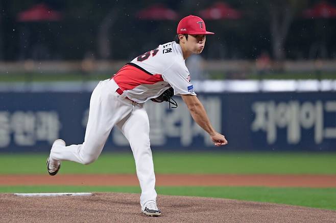 ▲ 5이닝 무실점 호투로 데뷔 후 첫 승의 감격을 누린 KIA 이도현 ⓒKIA타이거즈