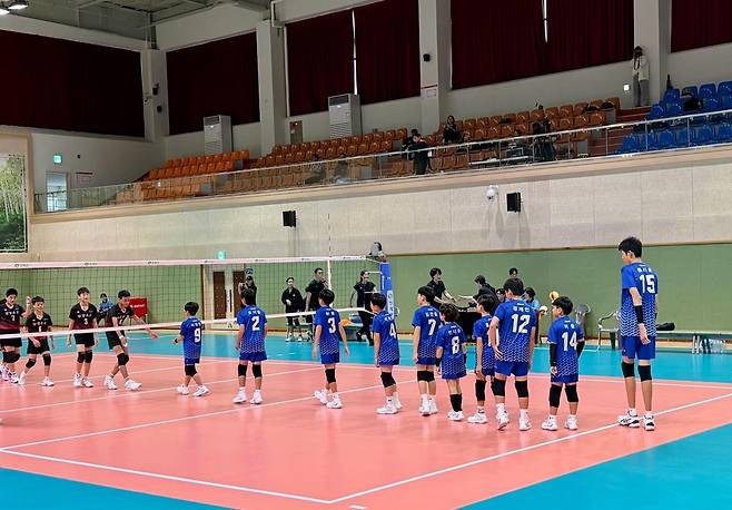 경기에 출전한 교동초등학교 용지훈(맨 오른쪽 15번) [배수민 코치 제공. 재판매 및 DB 금지]