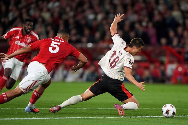 [노팅엄=AP/뉴시스]조규성 선발로 뛴 미트윌란, UEL. 2연승. 2025.10.02.