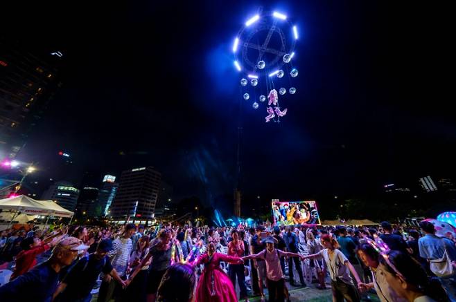 서울광장에서 펼쳐진 서울거리예술축제 모습. 서울시 제공