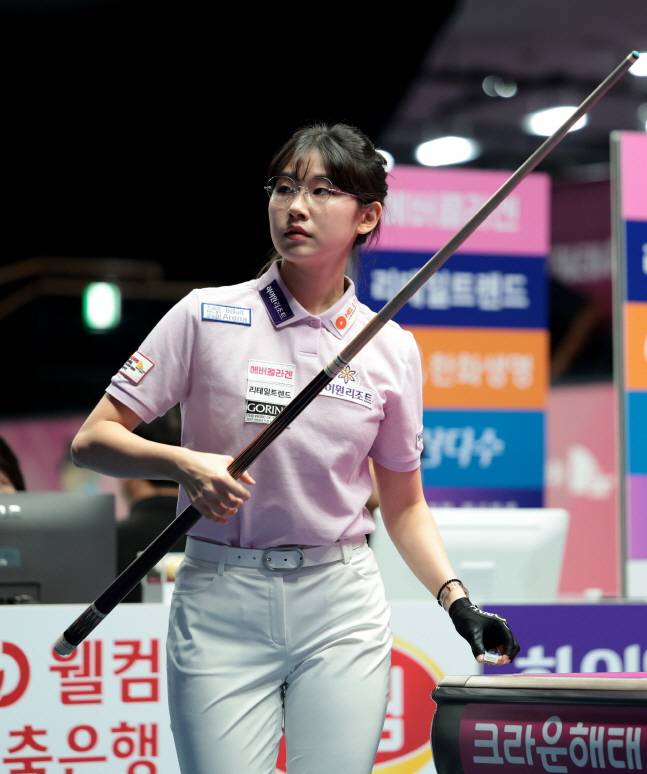 이미래가 2일 크라운해태 PBA-LPBA 챔피언십 한가위 16강에서 오도희를 꺾었다. /사진=PBA 투어 제공