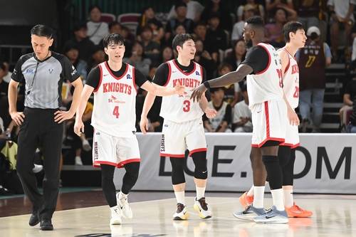 SK 선수들의 하이파이브 [KBL 제공. 재판매 및 DB 금지]