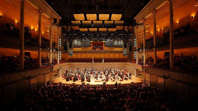 대전시립연정국악단은 지난달 21일부터 이달 2일까지 크로아티아 자그레브를 시작으로 보스니아 헤르체고비나 사라예보, 스웨덴 스톡홀름, 독일 프랑크푸르트와 도르트문트 등 4개국 5개 도시에서 국악의 매력을 전하며 현지 관객들의 기립박수를 받았다.사진제공은 대전시