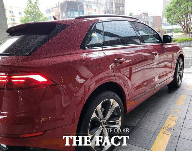 아우디 Q8의 테일 램프가 멋지게 자리하고 있는 뒷태. /서울 마포=오승혁 기자