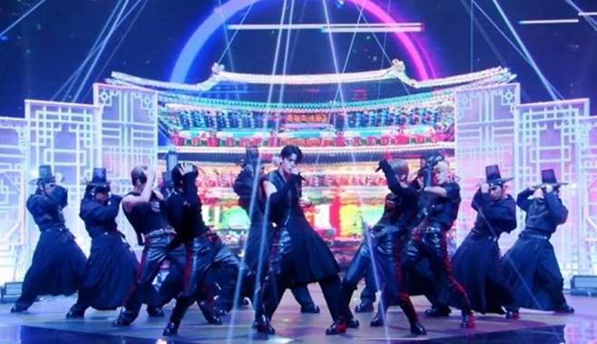 '불후의명곡' 이정현, 츄·스테파니·조권·김기태·클로즈유어아이즈, 남편도 놀란 10년 만의 ‘와’ 무대,