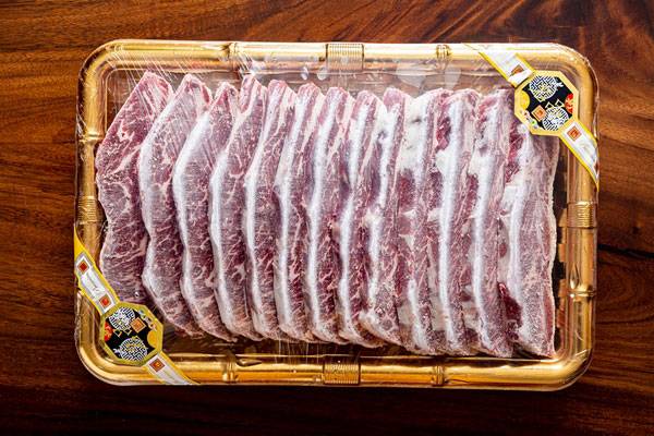 냉동 고기의 가장 안전하고 위생적인 방법은 냉장 해동이다. 동시에 육즙도 보존할 수 있다./사진=클립아트코리아