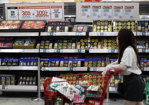 서울 시내 한 대형마트에 선물세트가 진열돼 있다. [사진=연합뉴스]