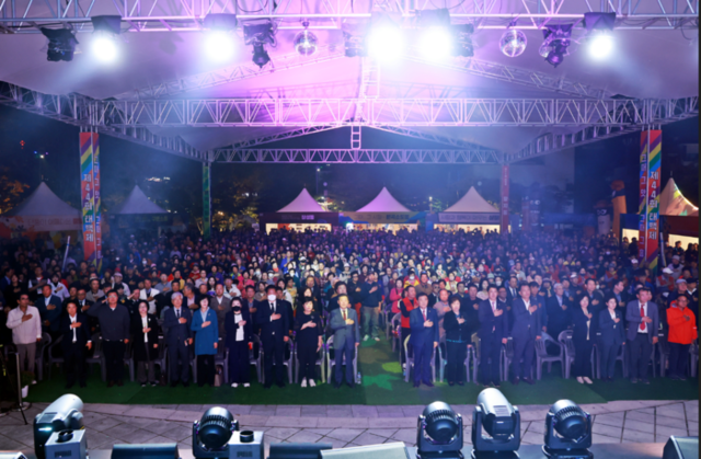 ▲ 태백시문화재단이 주최·관한 ‘제44회 태백제’가 지난 2일부터 3일까지 2일간 황지연못 일원에서 열려 지역문화 계승을 위한 산신제·단군제 제례와 다양한 시민 참여 프로그램이 펼쳐졌다.