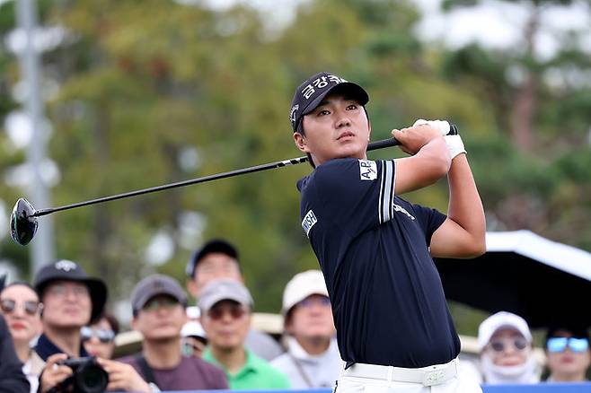 [서울=뉴시스] 한국프로골프(KPGA) 투어 경북오픈에서 우승한 옥태훈. (사진=KPGA 제공) *재판매 및 DB 금지