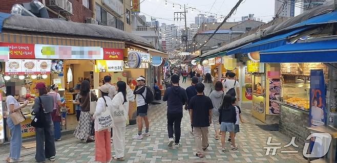 부산 해운대 해수욕장 인근의 전통시장. 2025.10.2 ⓒ 뉴스1 김태형 기자