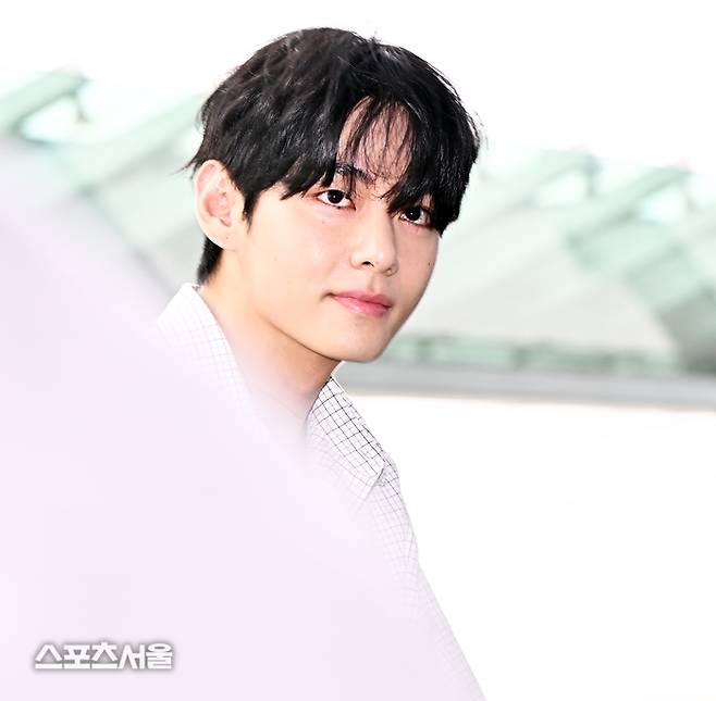 뷔가 출국하고 있다. 이주상기자 rainbow@sportsseoul.com