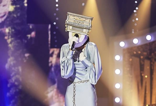 ‘복면가왕’ 아이유와 특별한 인연, 남다른 가창력의 주인공