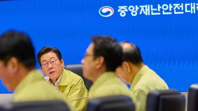 이재명 대통령이 지난달 28일 정부서울청사 중앙재난상황실에서 열린 국가정보자원관리원 화재 관련 중앙재난안전대책본부 회의에 참석해 발언하고 있다. (대통령실)