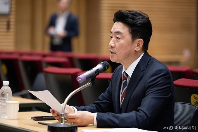 (서울=뉴스1) 이재명 기자 = 강훈식 대통령 비서실장이 28일 서울 용산 대통령실 청사에서 열린 기자간담회에서 발언을 하고 있다. 2025.8.28/뉴스1 Copyright (C) 뉴스1. All rights reserved. 무단 전재 및 재배포, AI학습 이용 금지. /사진=(서울=뉴스1) 이재명 기자