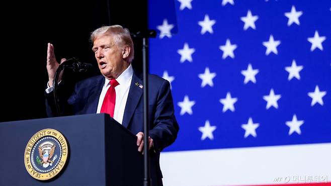 도널드 트럼프 미국 대통령이 지난 9월30일(현지시간) 버지니아주 콴티코의 미 해병대 기지에서 열린 고위 군 수뇌부 회의에서 연설하고 있다. /콴티코 로이터=뉴스1