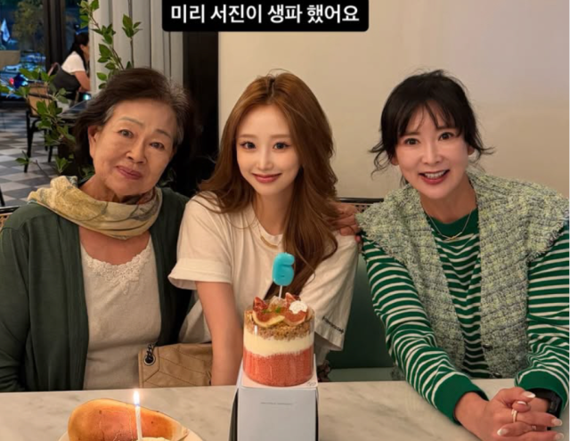 배우 이상아와 어머니, 그리고 딸 윤서진 씨. /이상아 소셜미디어