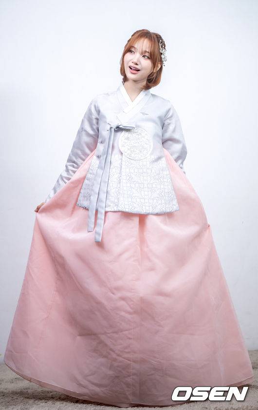 [OSEN=최규한 기자] 그룹 이프아이 샤샤 한복 인터뷰. 2025.10.04 / dreamer@osen.co.kr
