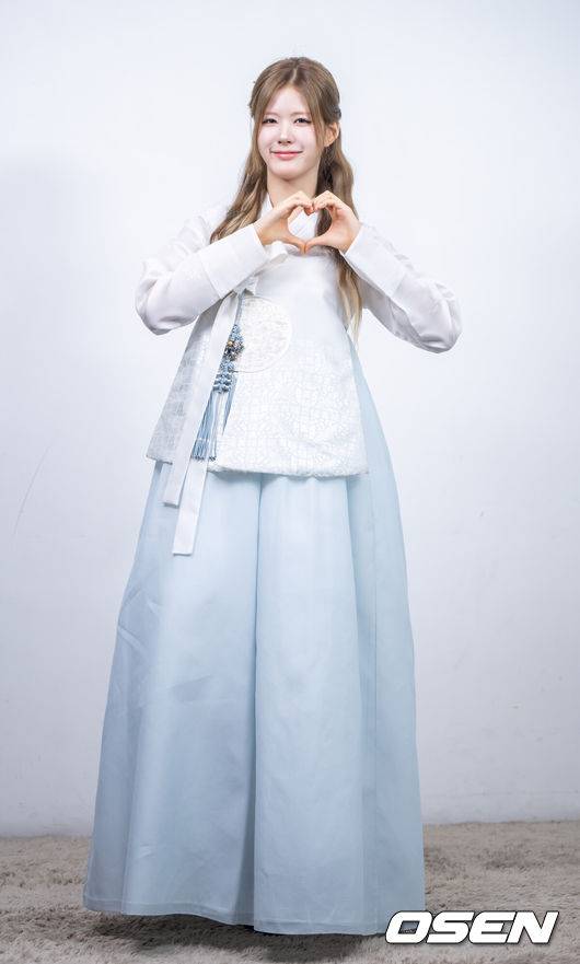 [OSEN=최규한 기자] 그룹 이프아이 라희 한복 인터뷰. 2025.10.04 / dreamer@osen.co.kr