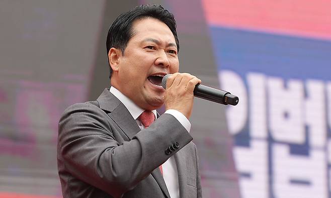 지난 9월 28일 국민의힘 장동혁 대표가 서울 시청역 인근 세종대로에서 열린 사법파괴 입법독재 국민 규탄대회에서 발언하고 있다. 연합뉴스