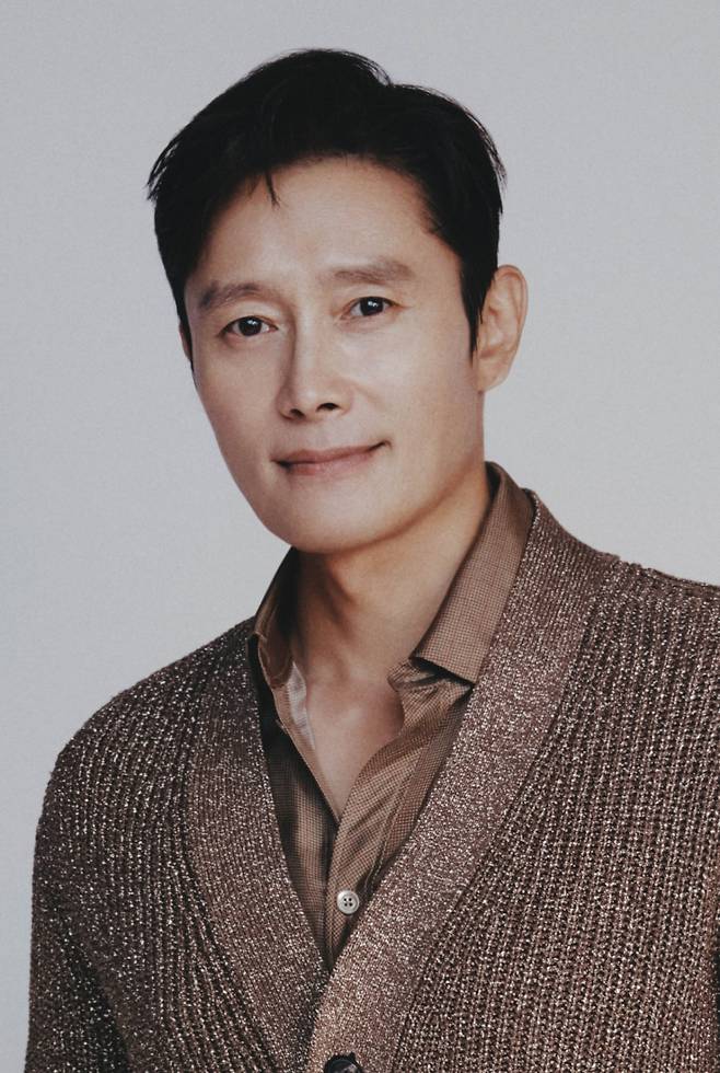 영화 '어쩔수가 없다'(감독 박찬욱)의 주연배우 이병헌이 24일 진행된 라운드 인터뷰를 위해 포즈를 취하고 있다. /사진제공=BH엔터테인먼트 2025.09.24 /사진=이동훈 photoguy@