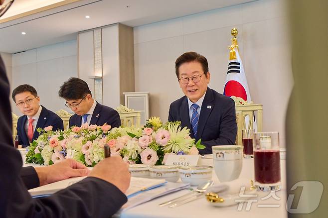 이재명 대통령이 지난달 18일 서울 용산 대통령실 청사에서 열린 증권사 리서치센터장 오찬 간담회에서 발언하고 있다. (대통령실 제공. 재판매 및 DB 금지) 2025.9.18/뉴스1 ⓒ News1 이재명 기자