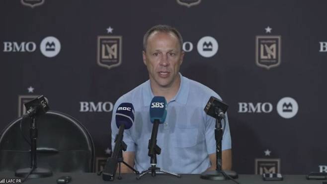 6일 미국 캘리포니아주 LA에 위치한 BMO스타디움에서 열린 애틀란타 유나이티드전 이후 진행된 기자회견에 임하고 있는 로스엔젤레스FC(LAFC) 스티브 체룬돌로 감독./사진=LAFC