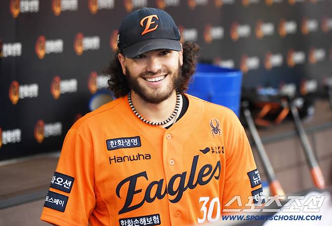 13일 대전 한화생명볼파크에서 열린 한화 이글스와 키움 히어로즈의 경기. 한화 폰세가 미소 짓고 있다. 대전=박재만 기자 pjm@sportschosun.com/2025.09.13/