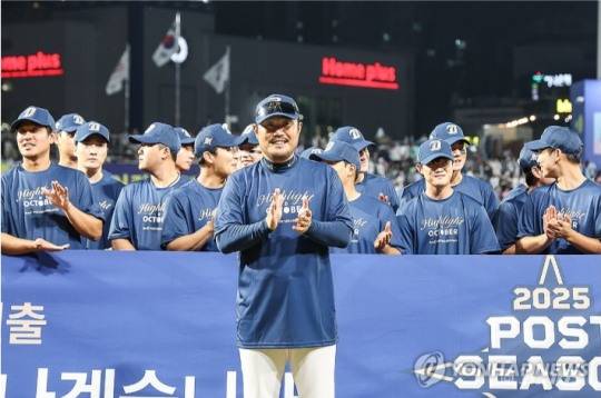 박수치는 이호준 감독 / 사진=연합뉴스