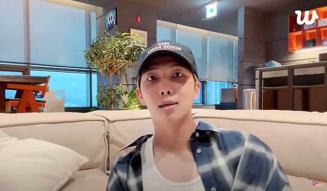 그룹 방탄소년단(BTS) 멤버 RM이 결혼과 출산에 대한 소신을 밝혔다/사진=유튜브 갈무리