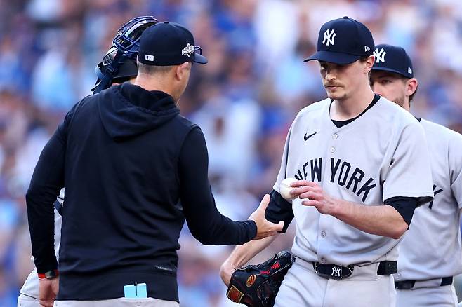 뉴욕 양키스 맥스 프리드가 6일 토론토전에서 4회말 강판되고 있다.  AFP연합뉴스