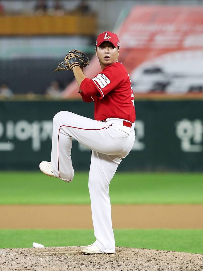 ▲ 아직 투수로 전향한 지 얼마 되지 않은 김성민은 투구폼을 잘 가다듬고 준비한다면 내년에는 더 성장할 가능성이 크다는 평가를 받는다 ⓒSSG랜더스
