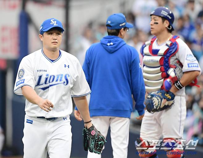 6일 대구 삼성라이온즈파크에서 열린 NC와 삼성의 와일드카드 1차전. 7회초 강판 당하고 있는 삼성 최원태. 대구=송정헌 기자songs@sportschosun.com/2025.10.06/