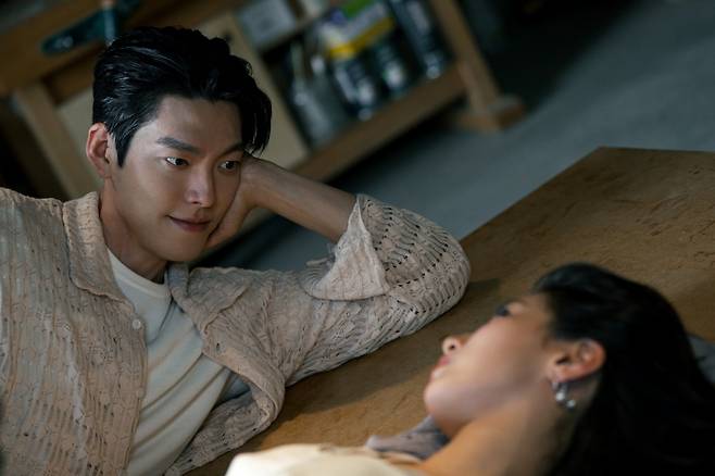 Genie, Make A Wish

(L to R) Kim Woo-bin as Iblis, Suzy as Ki Ka-young in Genie, Make A Wish

Cr. jisun park/ Netflix ⓒ 2025