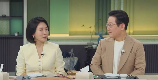 (왼쪽부터) 김혜경 여사, 이재명 대통령. (JTBC 유튜브 캡처)