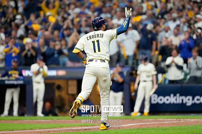 ▲ 디비전시리즈 2차전에서 7-3으로 달아나는 쐐기포를 날린 잭슨 추리오.