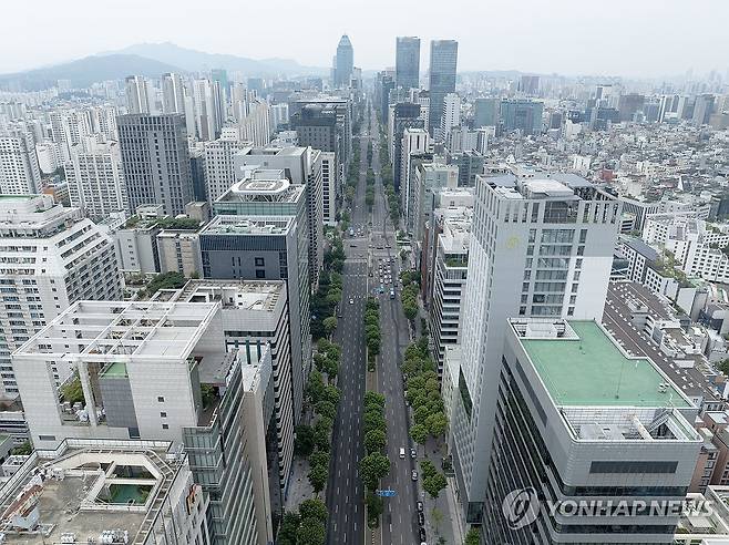 서울 강남구 테헤란로에 늘어선 고층 건물들 [연합뉴스 자료사진. 재판매 및 DB 금지]
