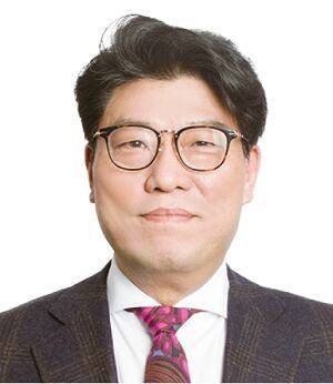 황부영 브랜다임앤파트너즈 대표 컨설턴트-현 부산 도시 브랜드 총괄디렉터, 현 아시아 브랜드프라이즈(ABP) 심사위원,전 제일기획 마케팅연구소브랜드팀장